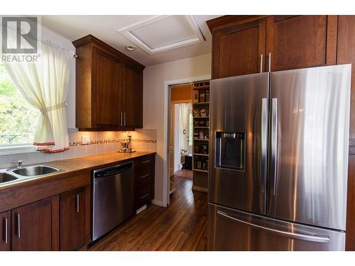 6393 Sunshine  Drive, Nelson, BC - Indoor Photo Showing Kitchen With Double Sink