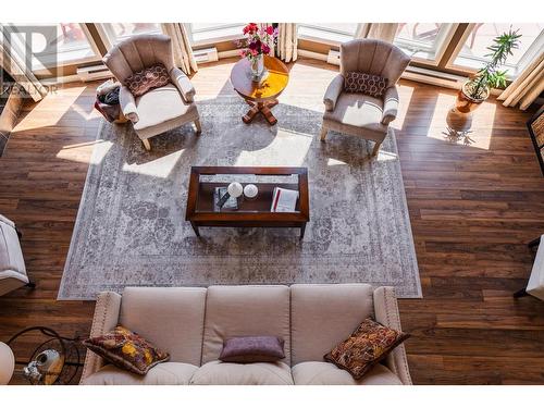 6393 Sunshine  Drive, Nelson, BC -  Photo Showing Living Room