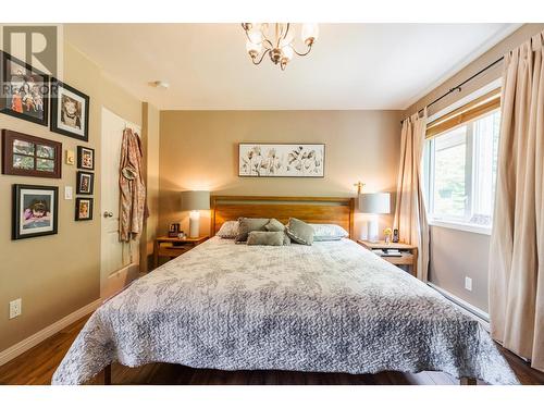 6393 Sunshine  Drive, Nelson, BC - Indoor Photo Showing Bedroom