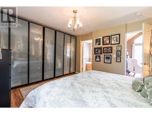 6393 Sunshine  Drive, Nelson, BC - Indoor Photo Showing Bedroom