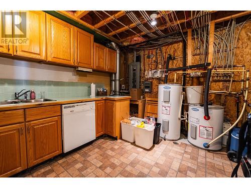 6393 Sunshine  Drive, Nelson, BC - Indoor Photo Showing Basement