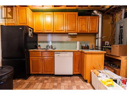 6393 Sunshine  Drive, Nelson, BC - Indoor Photo Showing Kitchen