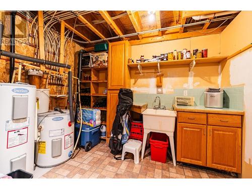 6393 Sunshine  Drive, Nelson, BC - Indoor Photo Showing Basement