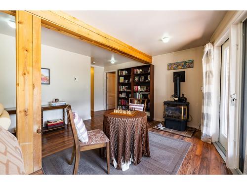 6393 Sunshine Drive, Nelson, BC - Indoor With Fireplace