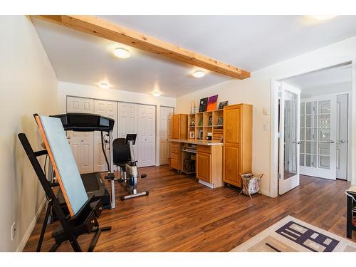 6393 Sunshine Drive, Nelson, BC - Indoor Photo Showing Gym Room