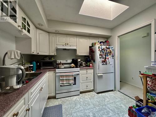 57 Hallman Street, Kitimat, BC - Indoor Photo Showing Kitchen