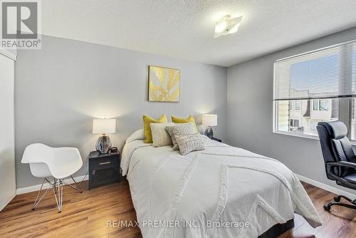 2086 - 65 George Appleton Way, Toronto (Downsview-Roding-Cfb), ON - Indoor Photo Showing Bedroom