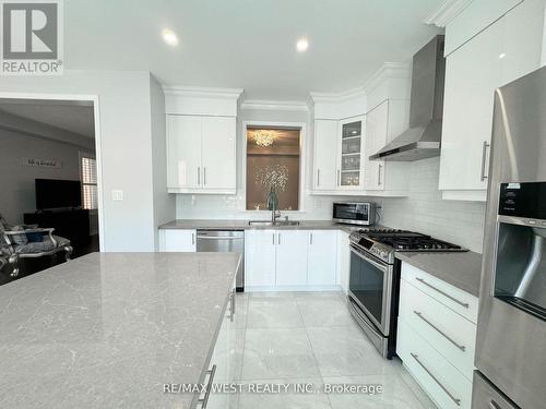 33 Feeder Street, Brampton (Northwest Brampton), ON - Indoor Photo Showing Kitchen With Stainless Steel Kitchen With Upgraded Kitchen