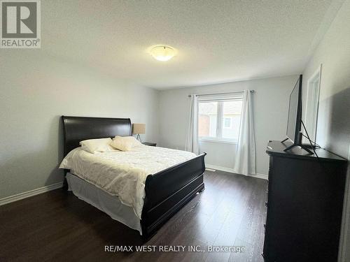 33 Feeder Street, Brampton (Northwest Brampton), ON - Indoor Photo Showing Bedroom