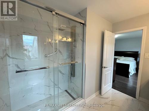 33 Feeder Street, Brampton, ON - Indoor Photo Showing Bathroom