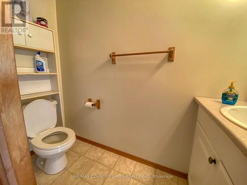 586 Rohallion Road, Kawartha Lakes, ON - Indoor Photo Showing Bathroom