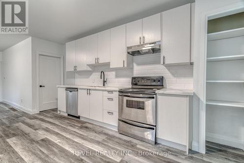 27 Grove Street, Hamilton (Corktown), ON - Indoor Photo Showing Kitchen