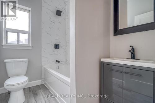 27 Grove Street, Hamilton (Corktown), ON - Indoor Photo Showing Bathroom