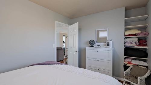 2816 Lower Glenrosa Road, West Kelowna, BC - Indoor Photo Showing Bedroom