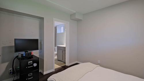 2816 Lower Glenrosa Road, West Kelowna, BC - Indoor Photo Showing Bedroom