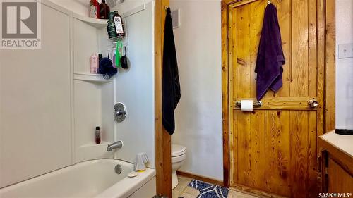 105 7Th Street W, Meadow Lake, SK - Indoor Photo Showing Bathroom