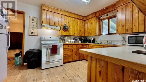 105 7Th Street W, Meadow Lake, SK - Indoor Photo Showing Kitchen