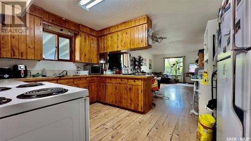 105 7Th Street W, Meadow Lake, SK - Indoor Photo Showing Kitchen