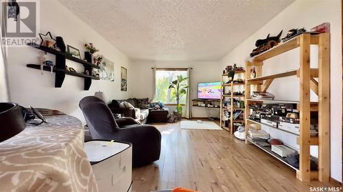 105 7Th Street W, Meadow Lake, SK - Indoor