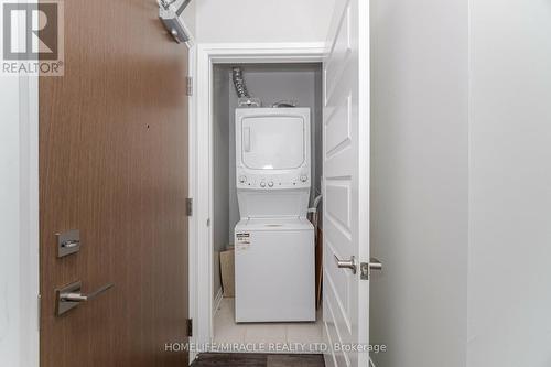 625 - 128 Grovewood Common, Oakville, ON - Indoor Photo Showing Laundry Room