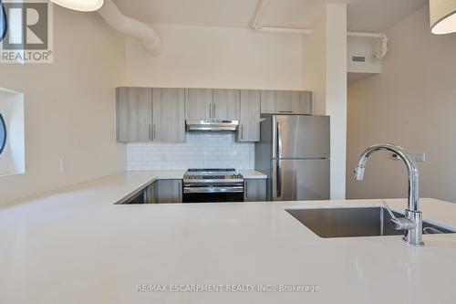 601 - 121 King Street E, Hamilton (Beasley), ON - Indoor Photo Showing Kitchen With Stainless Steel Kitchen With Upgraded Kitchen