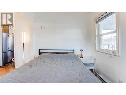 4008 Pleasant Valley Road, Vernon, BC - Indoor Photo Showing Bedroom