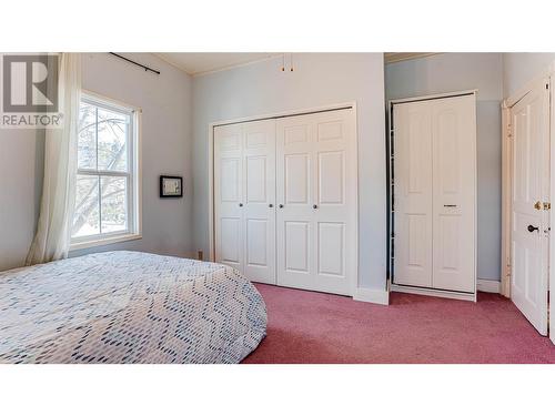 4008 Pleasant Valley Road, Vernon, BC - Indoor Photo Showing Bedroom