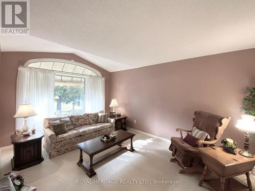 12 Ports Drive, Kawartha Lakes (Bobcaygeon), ON - Indoor Photo Showing Living Room