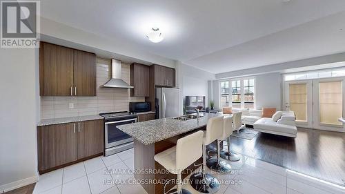 10610 Bathurst Street, Vaughan (Patterson), ON - Indoor Photo Showing Kitchen With Upgraded Kitchen