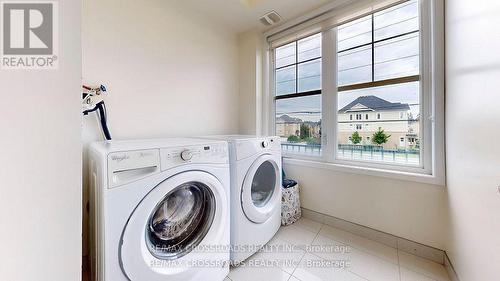 10610 Bathurst Street, Vaughan, ON - Indoor Photo Showing Laundry Room