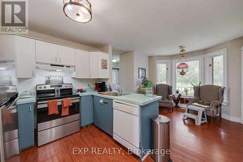 7398 County 91 Road, Clearview (Stayner), ON - Indoor Photo Showing Kitchen