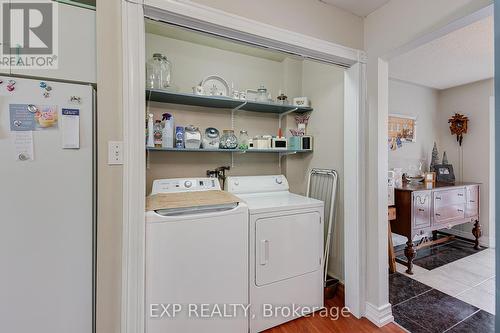 7398 County 91 Road, Clearview (Stayner), ON - Indoor Photo Showing Laundry Room