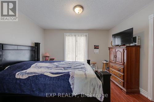 7398 County 91 Road, Clearview (Stayner), ON - Indoor Photo Showing Bedroom