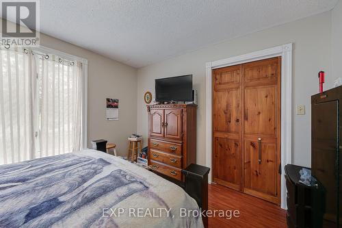 7398 County 91 Road, Clearview (Stayner), ON - Indoor Photo Showing Bedroom