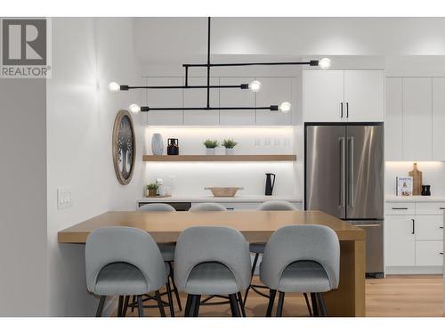 2345 Aberdeen Street, Kelowna, BC - Indoor Photo Showing Kitchen