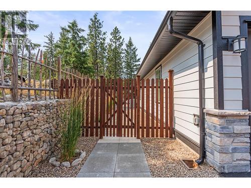 335 Evergreen Way, Vernon, BC - Outdoor With Exterior