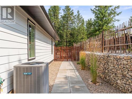 335 Evergreen Way, Vernon, BC - Outdoor With Exterior