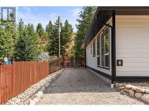 335 Evergreen Way, Vernon, BC - Outdoor With Exterior