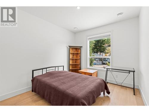 335 Evergreen Way, Vernon, BC - Indoor Photo Showing Bedroom