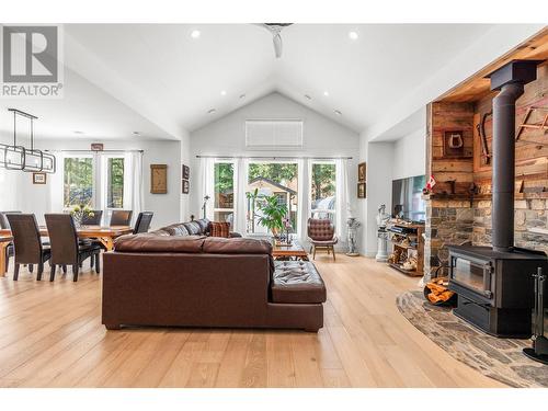 335 Evergreen Way, Vernon, BC - Indoor Photo Showing Living Room With Fireplace