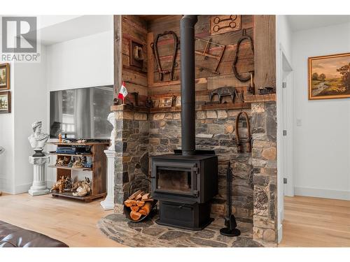 335 Evergreen Way, Vernon, BC - Indoor With Fireplace