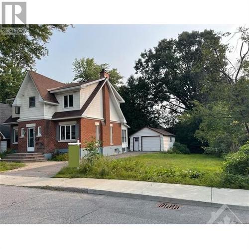 97 Marlowe Crescent, Ottawa, ON - Outdoor With Facade