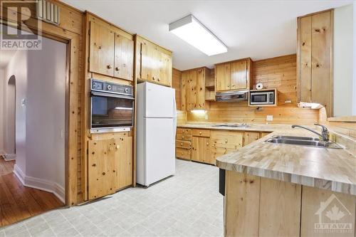 97 Marlowe Crescent, Ottawa, ON - Indoor Photo Showing Kitchen With Double Sink