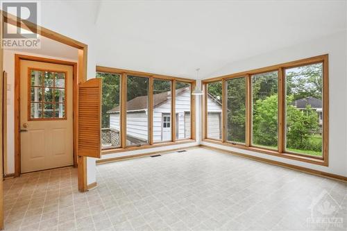 97 Marlowe Crescent, Ottawa, ON - Indoor Photo Showing Other Room