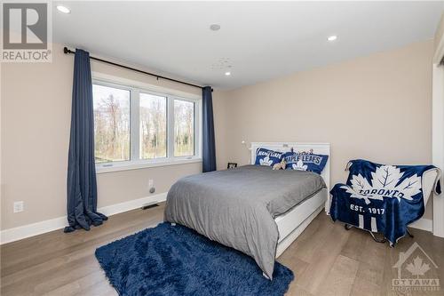 438 Shoreway Drive, Greely, ON - Indoor Photo Showing Bedroom