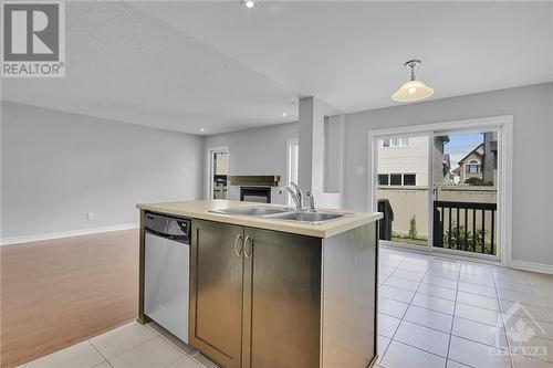 208 Mission Trail Crescent, Ottawa, ON - Indoor Photo Showing Kitchen With Double Sink