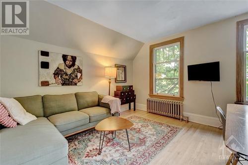 24-26 Second Avenue, Ottawa, ON - Indoor Photo Showing Living Room