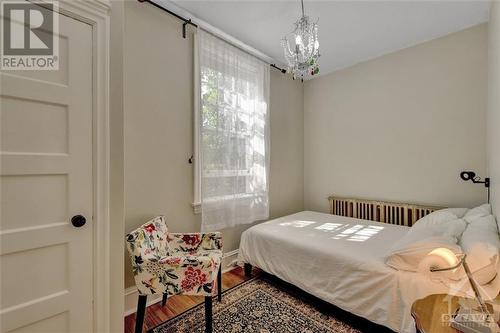 24-26 Second Avenue, Ottawa, ON - Indoor Photo Showing Bedroom