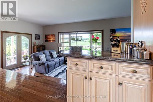 1919 Concession 6 Road S, Clearview, ON - Indoor Photo Showing Living Room