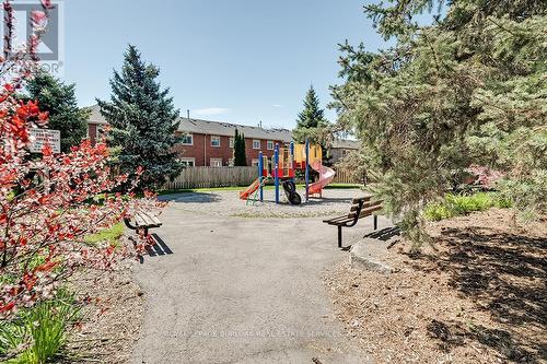 35 - 2022 Atkinson Drive, Burlington (Rose), ON - Outdoor